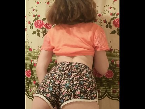 ❤️ Seksikäs nuori beibi riisuu shortsinsa kameran edessä ️❌ Kotitekoinen porno at us